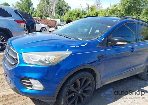 2017 Ford Escape Titanium z USA, uszkodzony, nr VIN 1FMCU0JD5HUA20408